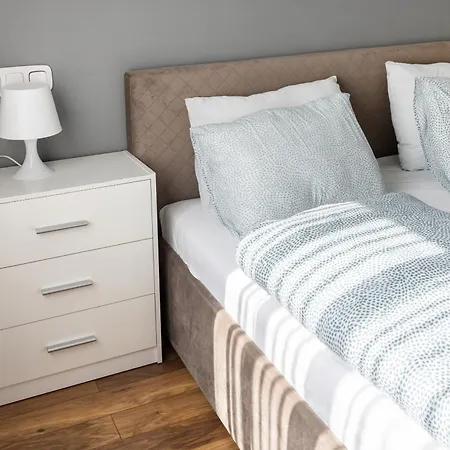 Beautiful Avia With Balcony In Cracow * 克拉科夫