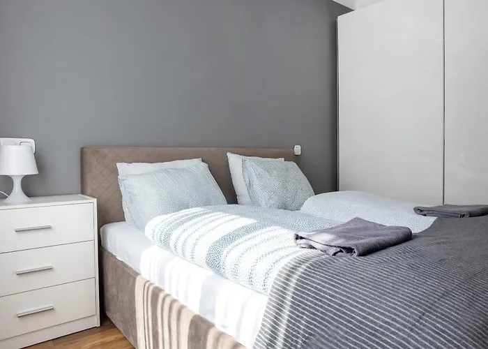 Beautiful Avia With Balcony In Cracow * 크라쿠프