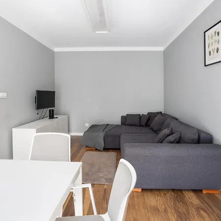Apartment Beautiful Avia With Balcony In Cracow